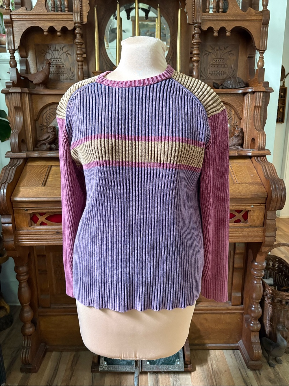 Retro 90s Levi’s Ribbed Colorblock Crewneck Sweater in Lavender and Rose